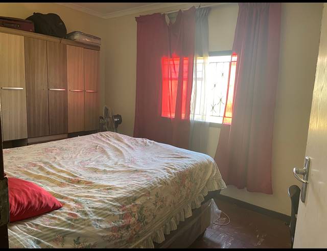 2 BEDROOM FREEHOLD FOR SALE IN MABOPANE  UNIT U
